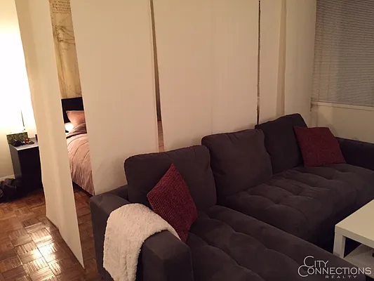 Rented by City Connections Realty | media 12