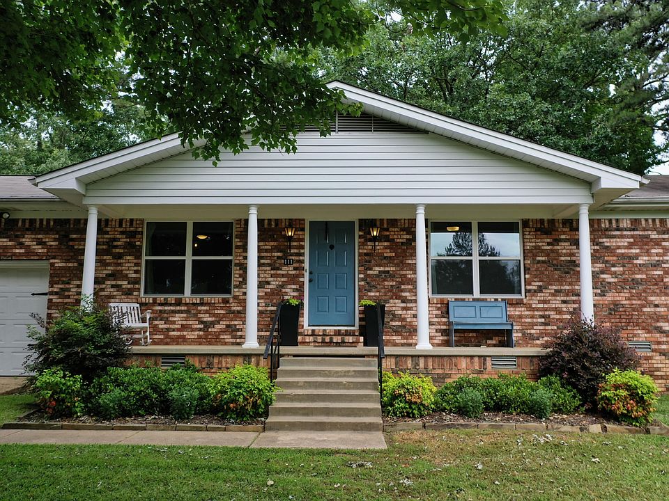 1st image of 111 Lakewood Cir