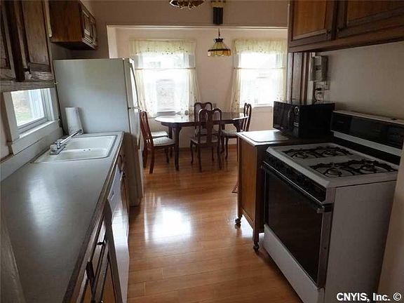 2nd image of 349 Wainwright Ave