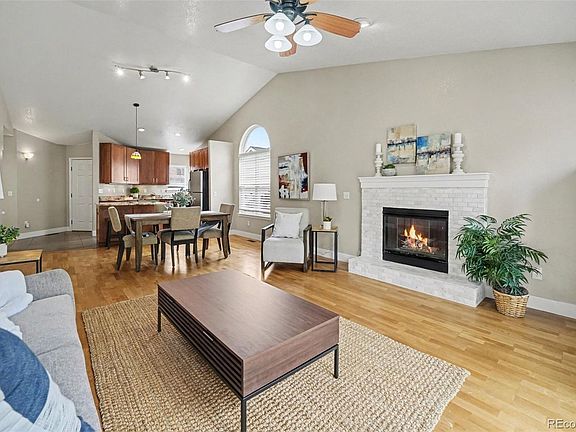 3rd image of 532 Canyon View Drive