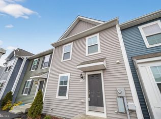 18 Needle Ct, Bunker Hill, WV 25413