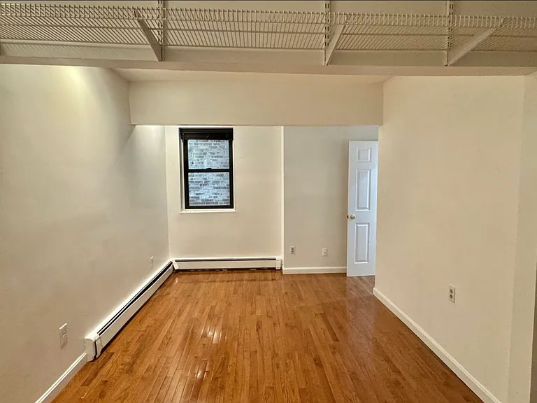 390 Riverway St #2 — Photo 14