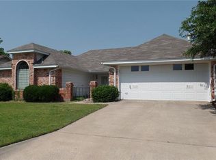 209 Colonial Hts, Sanger, TX 76266