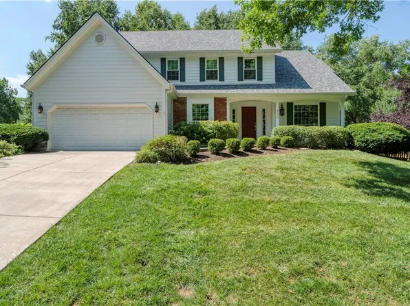 8115 W 115th Ter, Overland Park, KS 66210