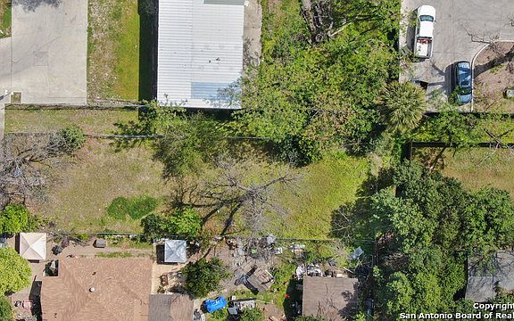 2nd image of 1218 Center St