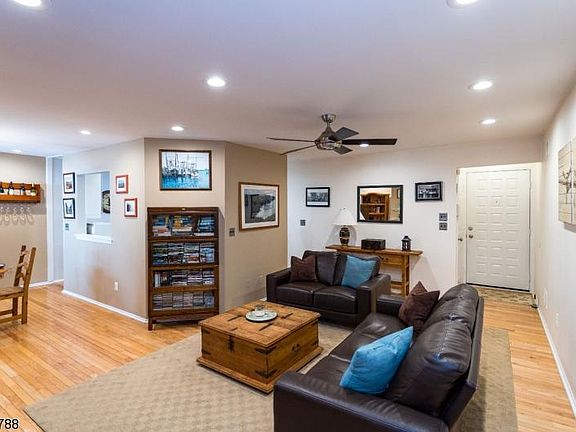 2nd image of 26 Kayser Ln