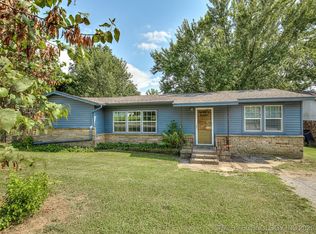 202 E Hickory St, Coweta, OK 74429