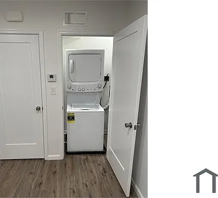 4224 Brown St #2 — Photo 15