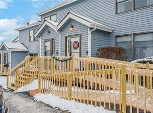 203 Lake Vista Dr #203, East Hampton, CT 06424