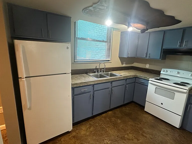 713 Wilkinson Blvd #1 — Photo 6