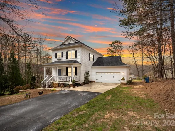 3631 Lake Bluff Dr, Sherrills Ford, NC 28673