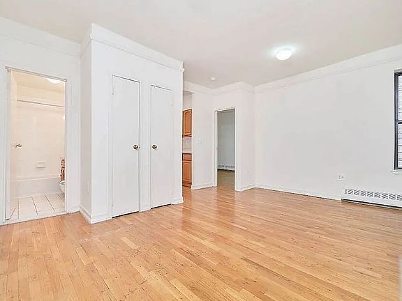 5th image of 350 W 110th St APT 5A