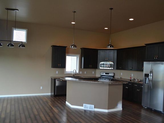 2nd image of 3145 7th St E