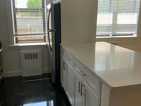 4th image of 142-10 Hoover Ave #304A