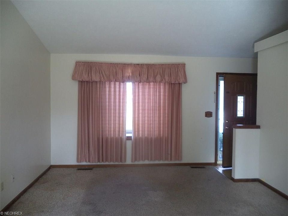 2nd image of 2733 Rita Dr