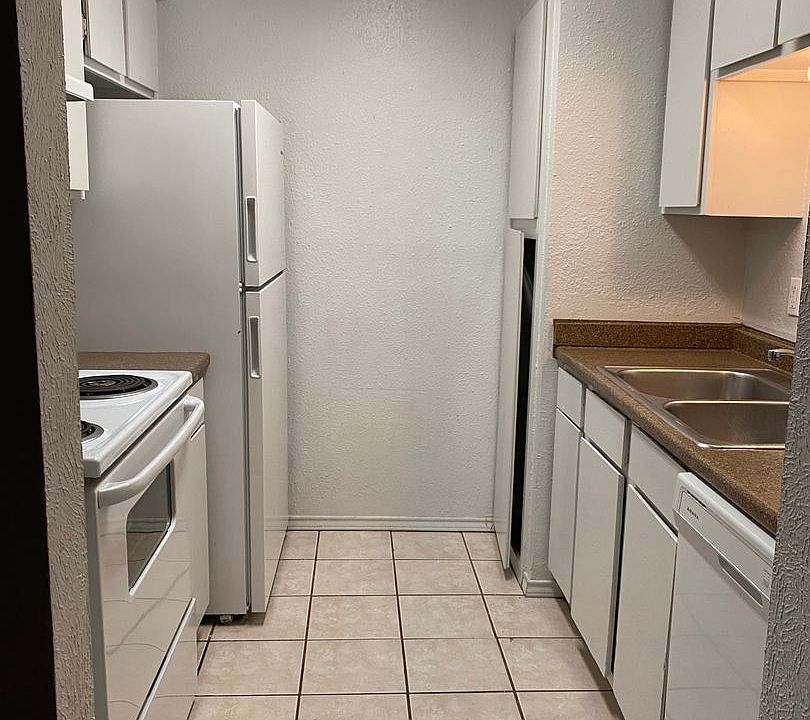 1st image of 2217 N Bell Ave APT 128