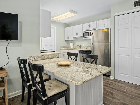 4th image of 105 120th St Unit 230