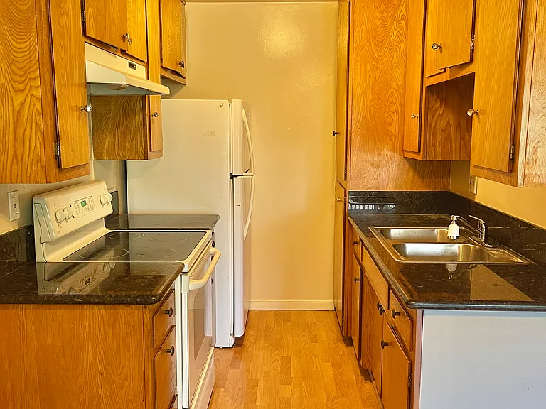 3146 Rowena Ave #6 — Photo 2