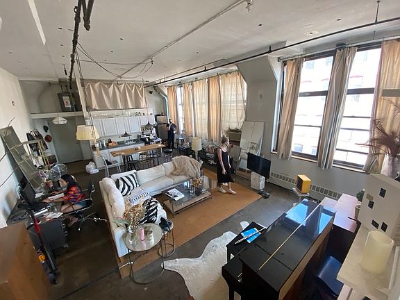5th image of 230 Wythe Ave #415