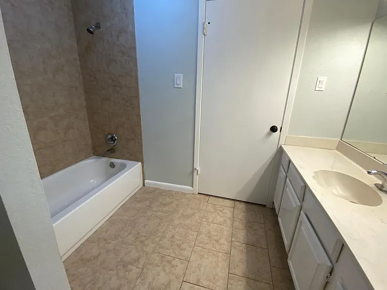 1828 Veranda Dr — Photo 32