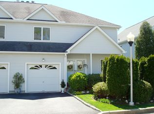 23 Larissa Ln, Thornwood, NY 10594
