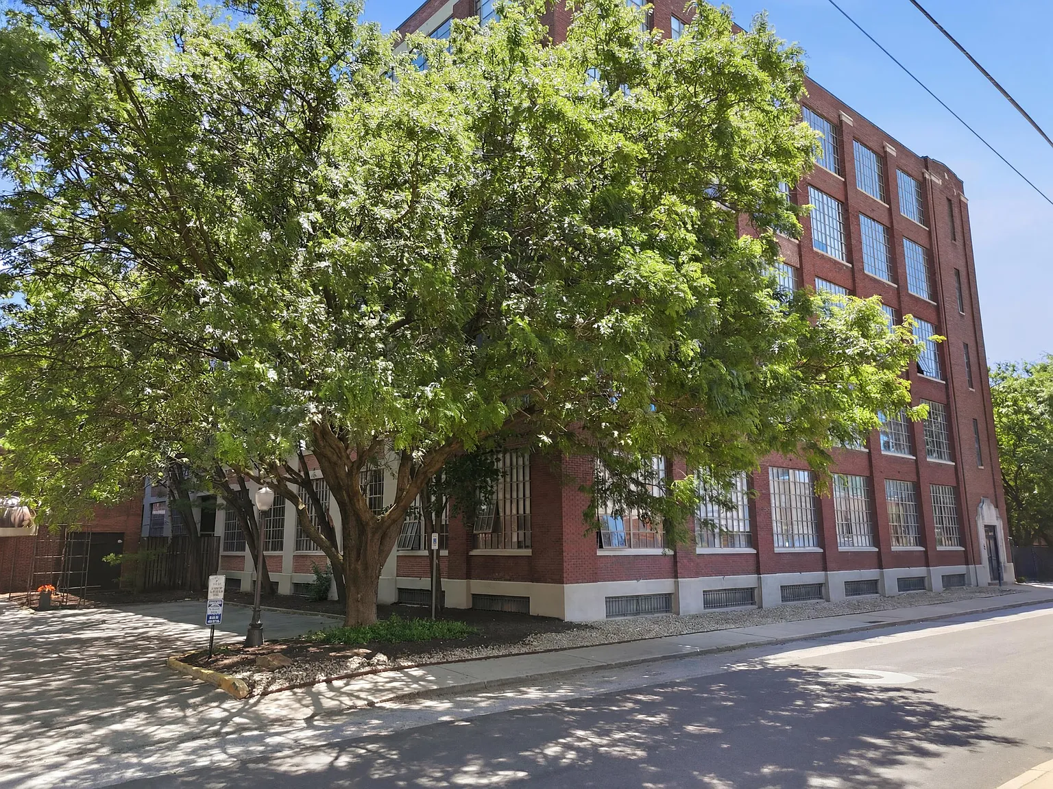 1 bed, 800 sqft, $2,500 — Photo 2