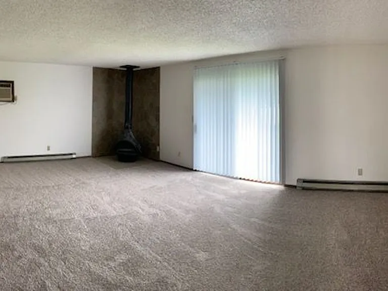 618-20 S Century Ct — Photo 5