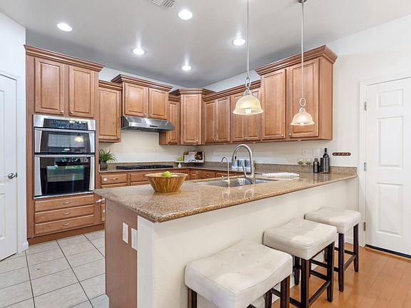 5th image of 385 Rayos Del Sol Dr