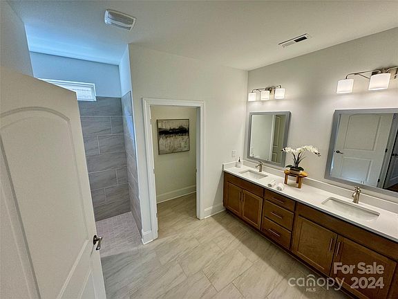 2nd image of 501 Harlequin Dr #28