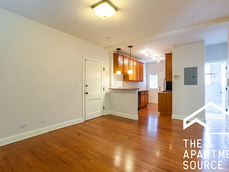 3443 N Lakewood Ave #2 — Photo 9