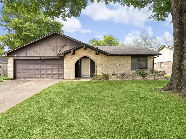 1200 Sagebrush Trl, Baytown, TX 77521