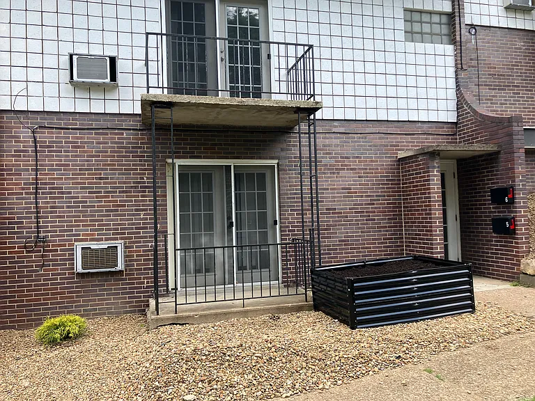2635 Center St — Photo 10