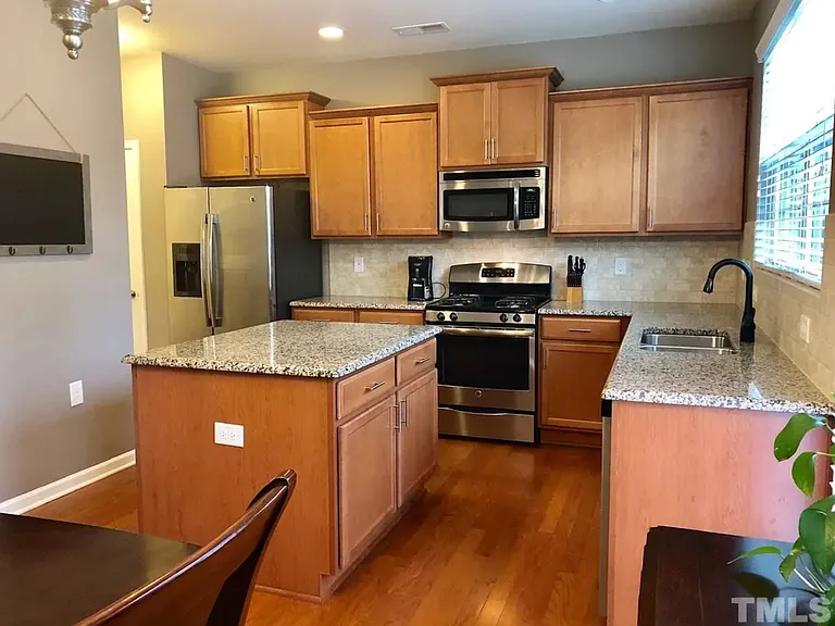 108 Goodsell Ct — Photo 8