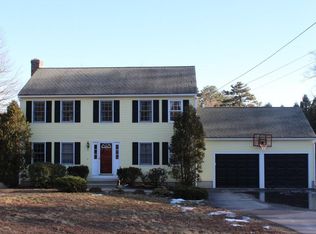 15 Centerville Ln, Bellingham, MA 02019