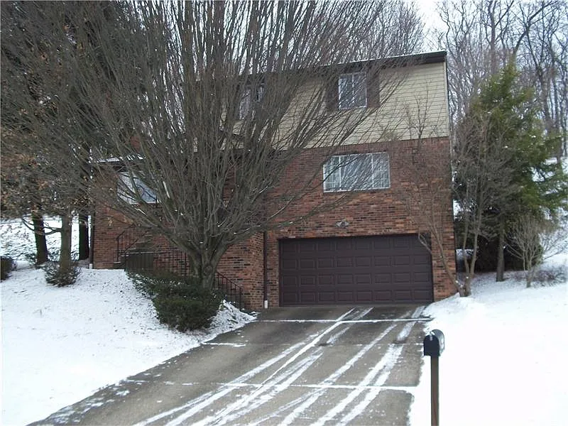 924 Burning Tree Dr photo 1