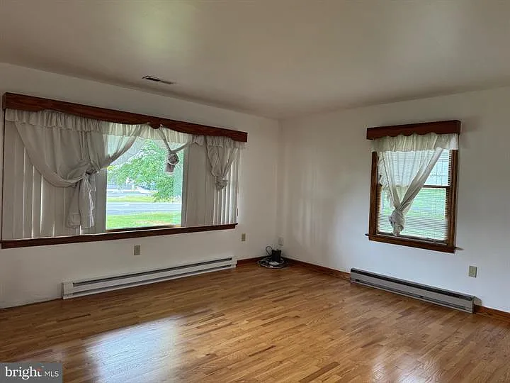 1123 Shepherdstown Rd — Photo 13