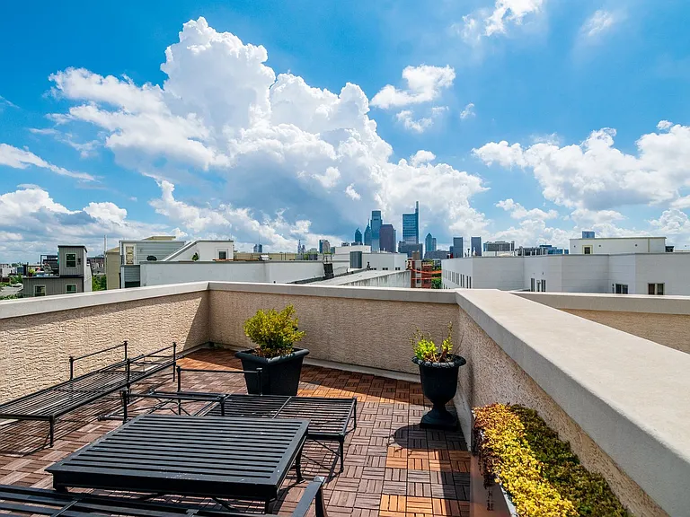 1834 Poplar St #2 — Photo 21