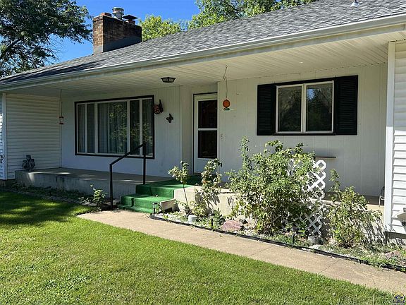 4th image of 710 N Harrison St