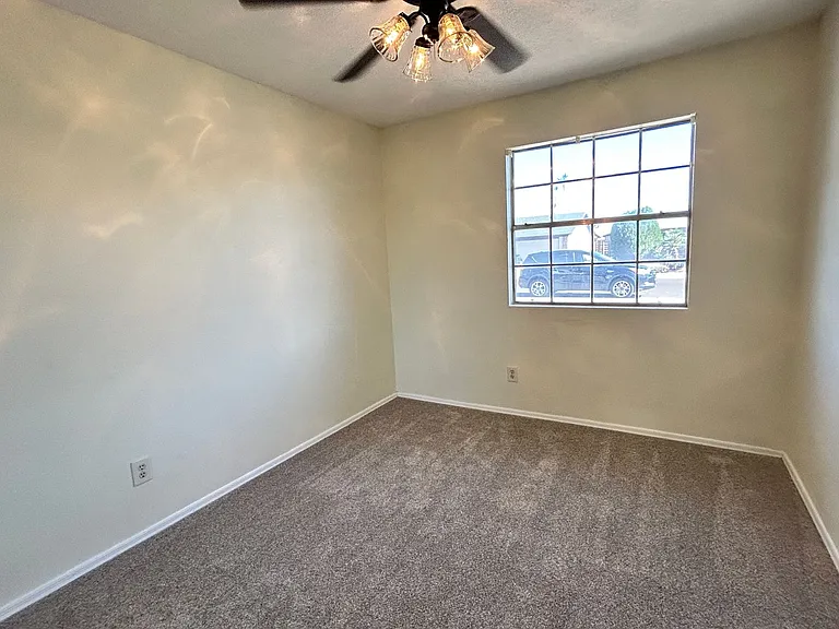 9002 W Malapai Dr — Photo 10