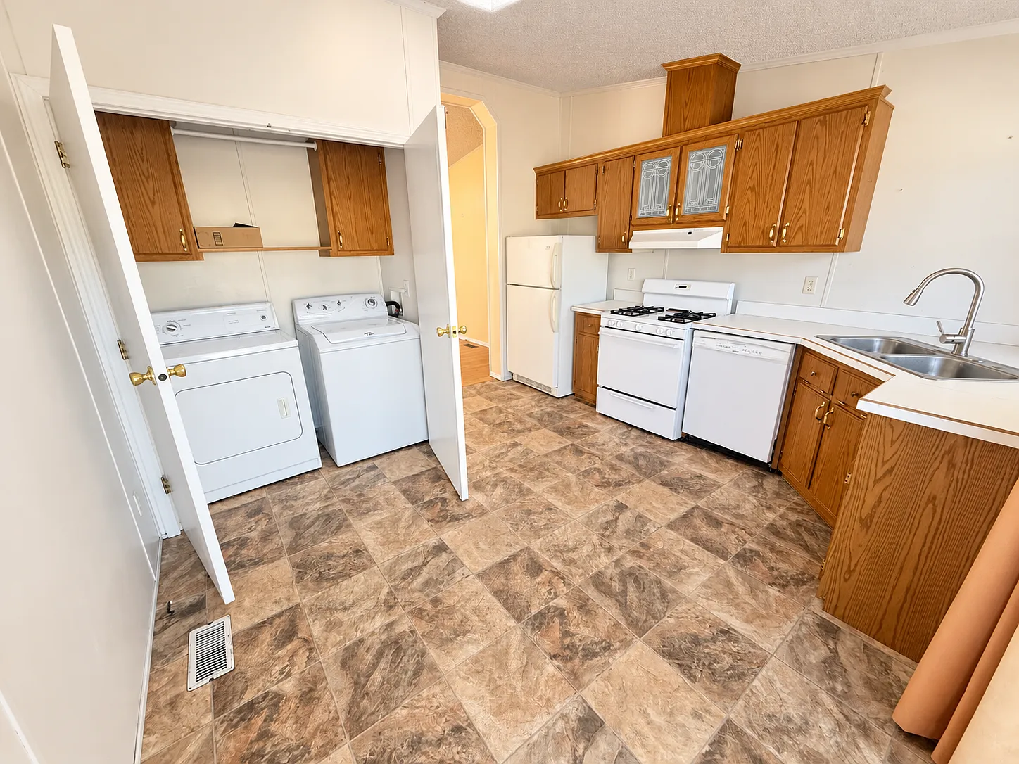 102 Palmer Avenue - 1 — Photo 3