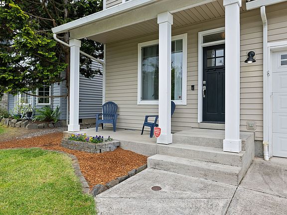 4th image of 2405 NE 107th St