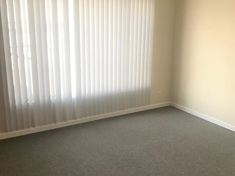 252 Acton Pl #4 — Photo 2
