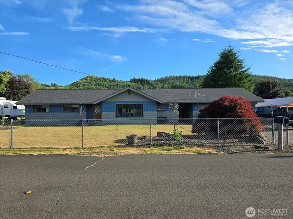 2352 Pacific Street, Raymond, WA 98577