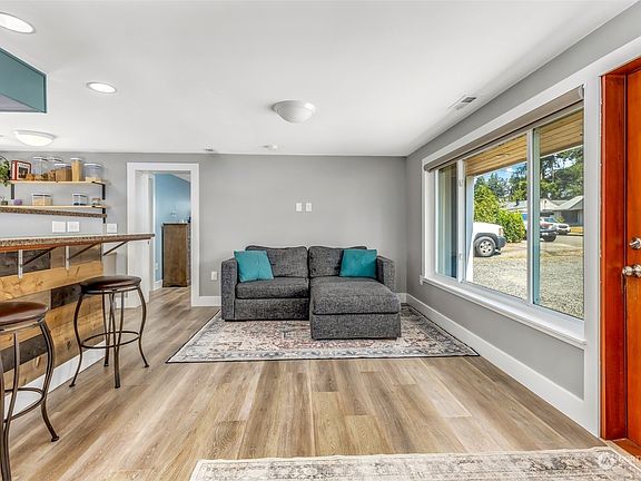 5th image of 23308 54th Avenue W