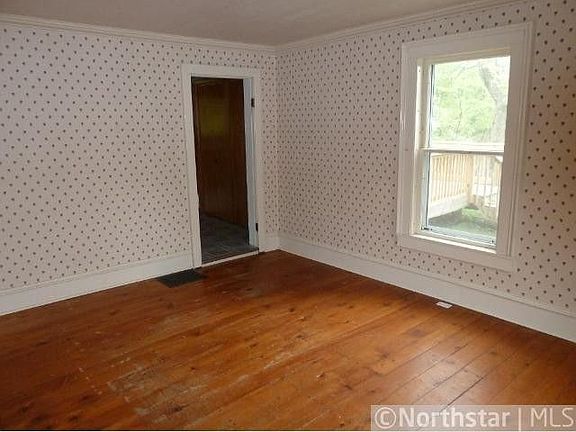5th image of 502 Pine St