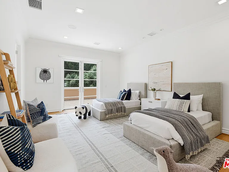 407 Robert Ln — Photo 29
