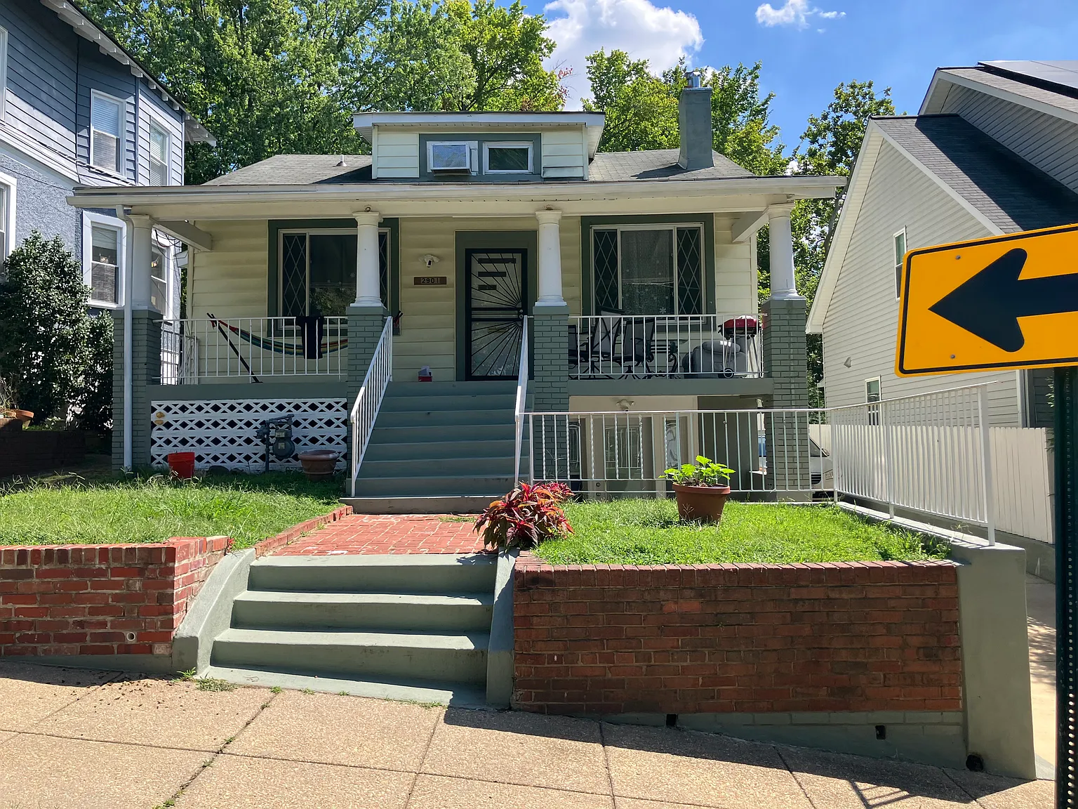 2 bed, 850 sqft, $2,200 — Photo 1