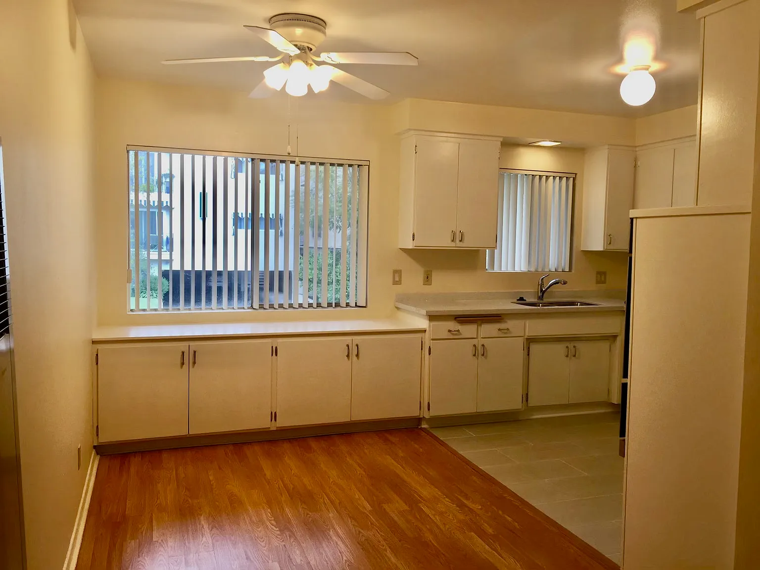 312 E Stocker St — Photo 3