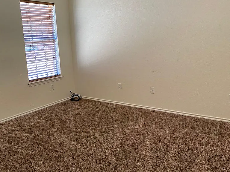 2206 Medford Ct — Photo 8