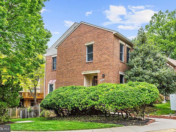 2nd image of 4825 Cloister Dr